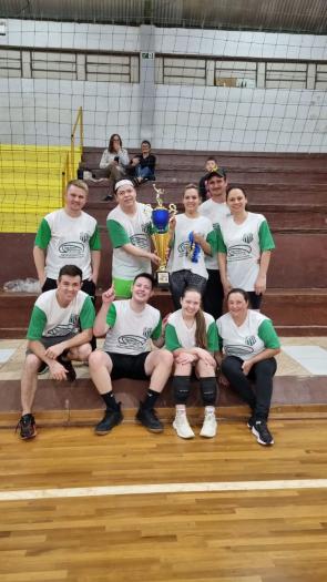 Segunda-feira equipe  campeã do Voleibol Misto