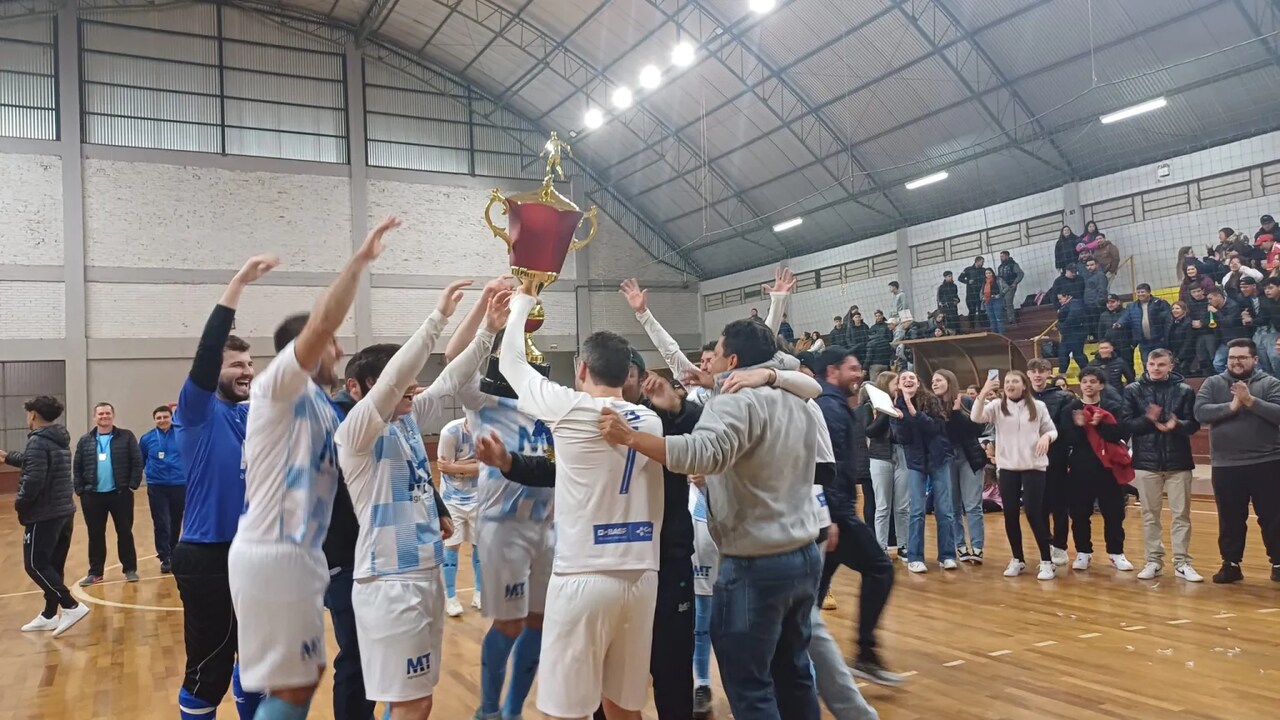 Augusto Petana conhece os campeões do Municipal de Futsal