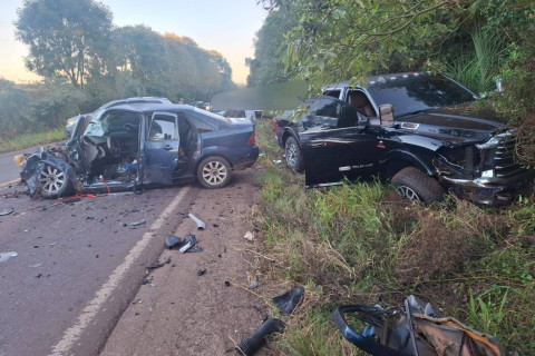 Colisão frontal entre caminhoneta e veículo de passeio é registrada na ERS-342, entre Ijuí e Cruz Alta